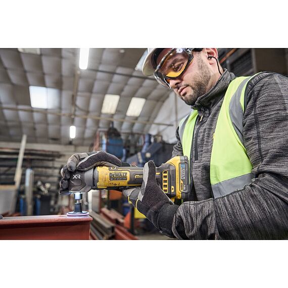 DeWalt DCG421N pravoúhlá bezuhlíková bruska 18V XR, bez baterie, regulace 10000-24500 ot/min