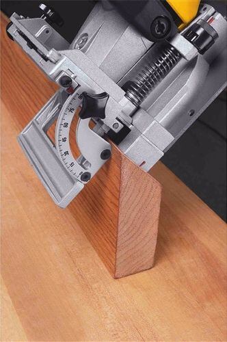 DeWalt DW682K lamelovací frézka 600W