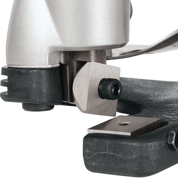 MAKITA JS3201J nožnice na plech 3,2mm, 710W, systainer
