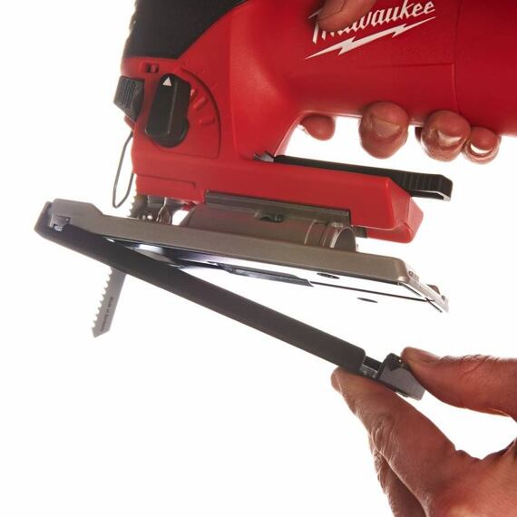 MILWAUKEE JS120X priamočiara píla 710W, 500-2800 kmitov/min.