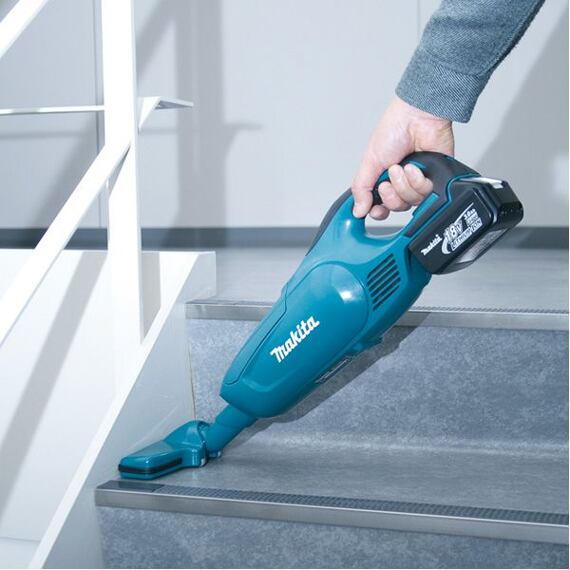 MAKITA DCL182Z aku vysávač 18V, Li-ion bez batérie