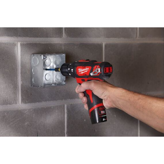 MILWAUKEE M12 BPD-0 aku příklepová vrtačka 12V, 38Nm, 0-400/1500 ot./min bez baterie