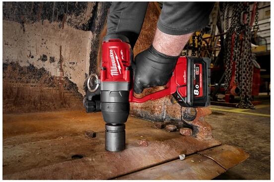 MILWAUKEE M18 ONEFHIWF1-802X rázový uťahovák 1", 18V/2*8Ah, 2400Nm 