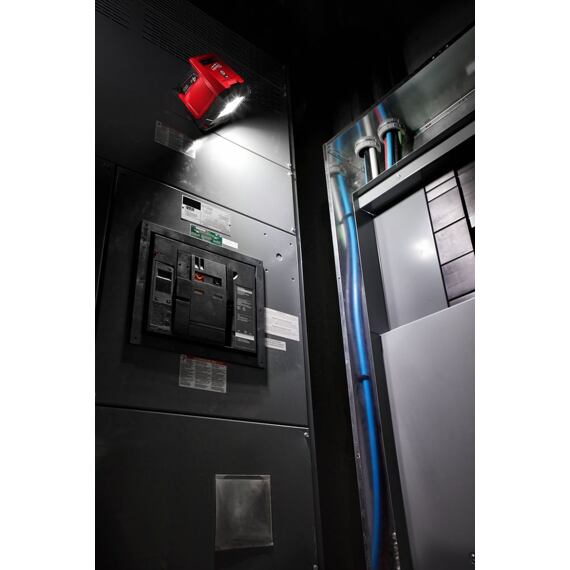 MILWAUKEE M18 PAL-0 reflektor LED 18V bez batérie, 1500lm, priestorové svetlo