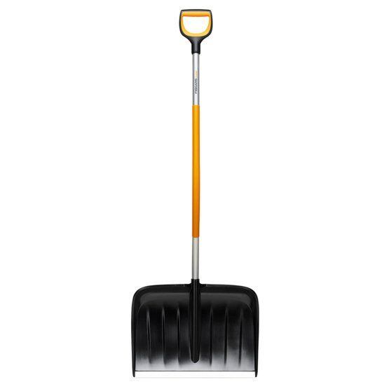 FISKARS 1057186 hrablo na sníh X-serie, 53cm, ergo prohnutá násada, 1,57kg