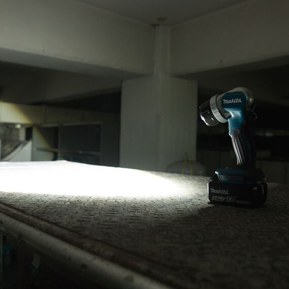 MAKITA DEBDML808 aku LED svítilna ruční 14,4V/18V, 190lm, sklopná hlava