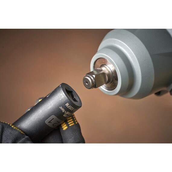 STANLEY SFMCF940M1 aku rázový utahovák 18V/4Ah, 1/2", 949Nm, taška
