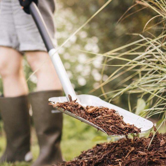 FISKARS 1066731 lopata Xact 130cm