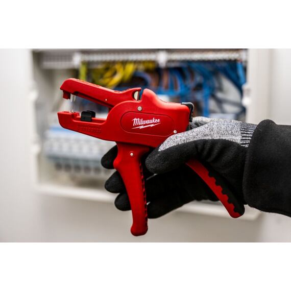 MILWAUKEE 4932498268 odizolovávací kleště AUTOMATIC, kalené čepele, štípací funkce