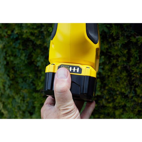 STANLEY SFMCPH845B aku nůžky na živý plot 45cm na tyči, V20 FATMAX, dosah až 3,4m, bez baterie