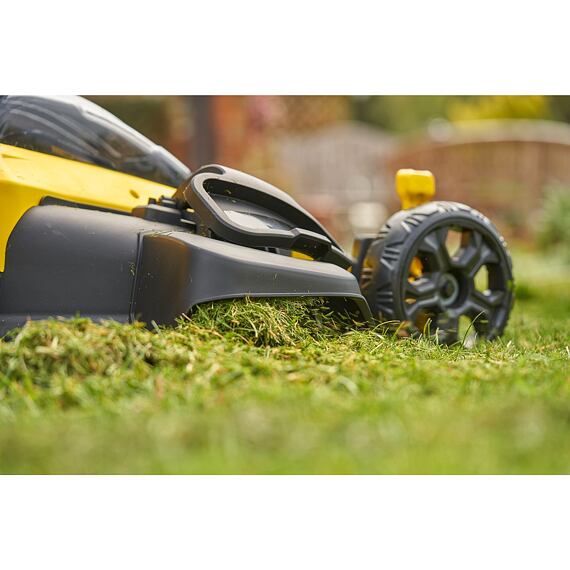 STANLEY SFMCMW2651M aku sekačka 2*V20 18V/2*4Ah, bezuhlíkový motor
