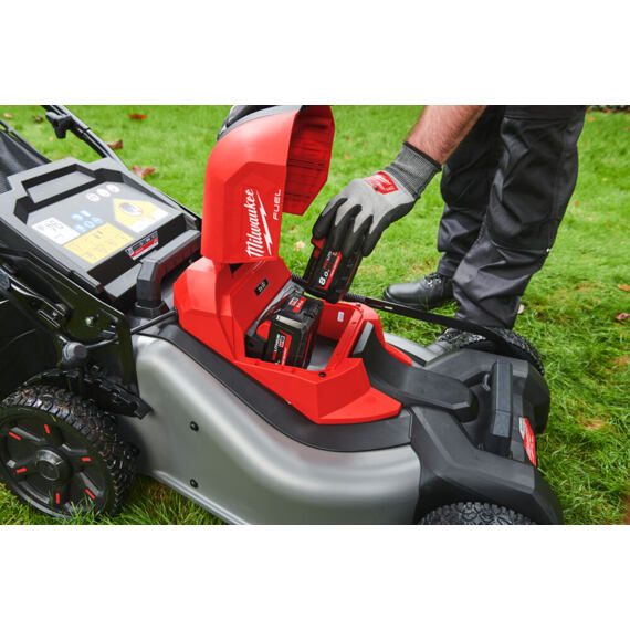 MILWAUKEE M18 F2LM46-0 aku sekačka s pojezdem 18V FUEL, 46cm, 3v1, 2,5-10cm, světlo
