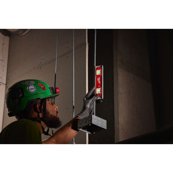 MILWAUKEE 4932498742 vodováha TORPEDO LED podsvícení v HI-VIS provedení, zesílené magnety