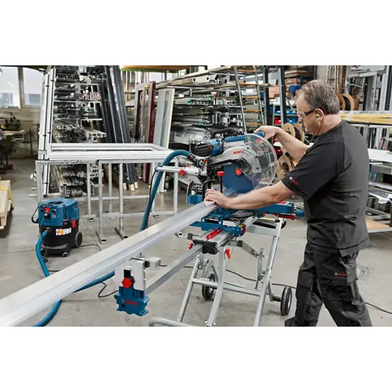 BOSCH GCM 12 SDE pokosová pila se zákluzem, 305mm, řez až 85*370mm