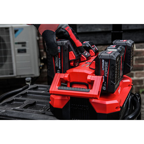 MILWAUKEE M18 MPC6 mobilní rychlonabíječka PACKOUT™ se šesti sloty 4932498551