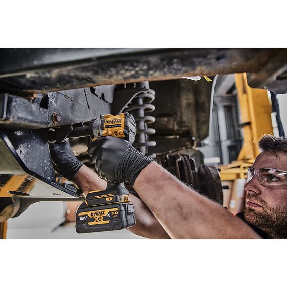 DeWALT DCF923N aku rázový utahovák 3/8", 18V, 406Nm, trhací moment 610Nm, bez baterie