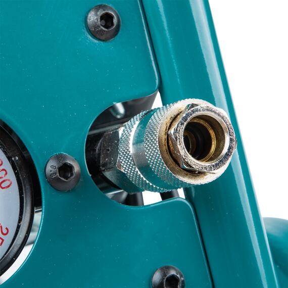 MAKITA MAC210Q kompresor bezolejový 750W, 7,2-9,3 bar, nádoba 7,6l, dodávané množství 56,6 l/min