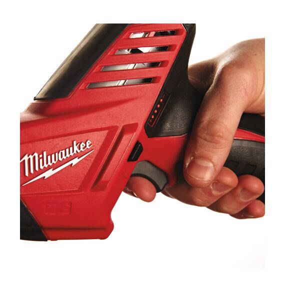 MILWAUKEE C12 HZ-0 aku pila ocaska 12V, FIXTEC, LED osvětlení, bez baterie