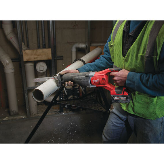 MILWAUKEE M18 BSX-402C aku pila ocaska 18V/2*4Ah, zdvih 28,6mm