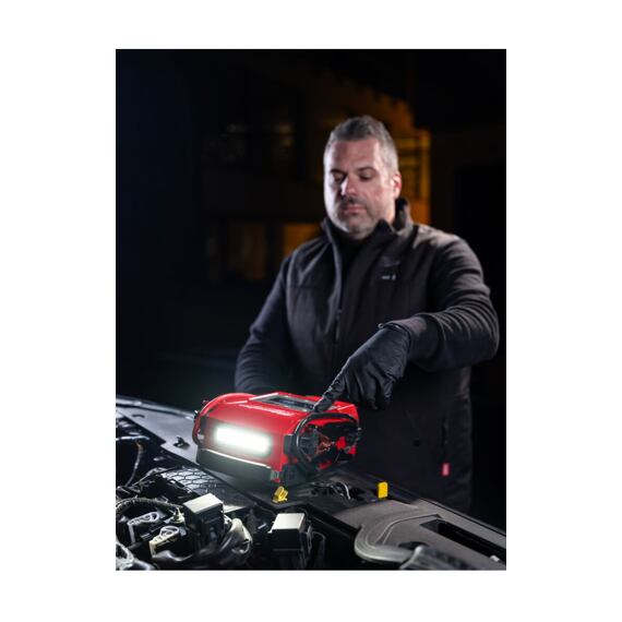 MILWAUKEE M18 JS2000-0 aku startovací zdroj 18V, až 2000A špičkový proud, bez baterie