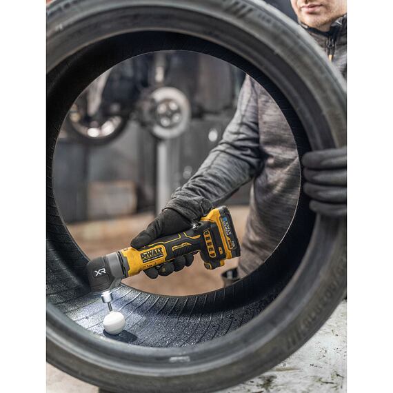 DeWalt DCG421N pravoúhlá bezuhlíková bruska 18V XR, bez baterie, regulace 10000-24500 ot/min