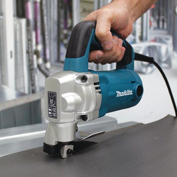 MAKITA JS3201J nožnice na plech 3,2mm, 710W, systainer