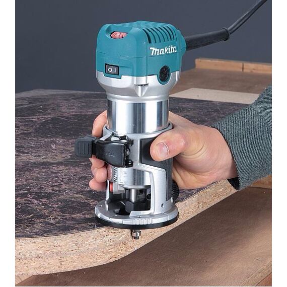 MAKITA RT0700CX2J fréza kombinovaná s príslušenstvom 710W, systainer