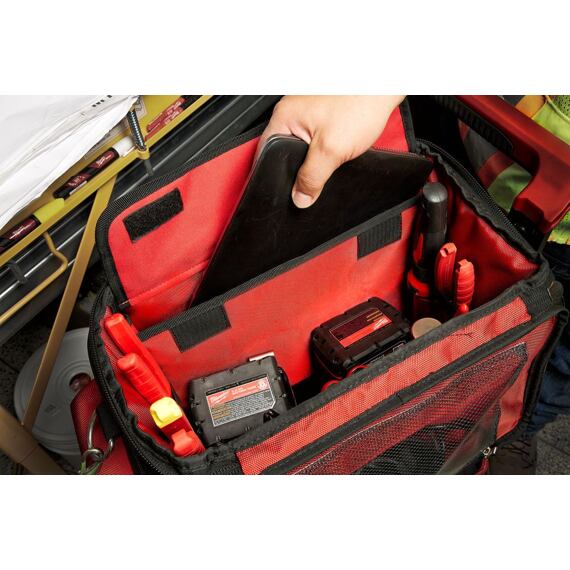 MILWAUKEE 4932471130 brašna Packout Tech Bag, priestor pre tablet, 58 vreciek