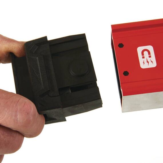 MILWAUKEE 4932459062 vodováha REDSTICK Backbone 60cm, kovové vyztužení, přesnost 0,5mm/m