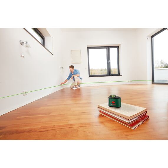 BOSCH UniversalLevel 360 PREMIUM křížový laser, zelený paprsek, dosah 24m, stativ TT150, držák MM3