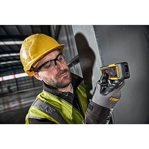 DeWalt DW033 laserový merač vzdialeností 30m, +/- 3mm na 10m, 2*AAA