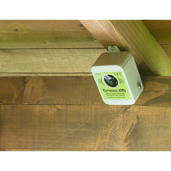 DERAMAX Kitty ultrazvukový plašič (odpuzovač) koček, psů a divoké zvěře, napájení ze sítě