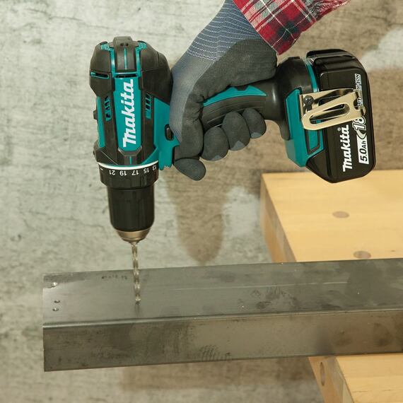 MAKITA DDF483Z aku bezuhlíková vrtačka 18V, 40Nm, 0-550/1700 ot./min, bez baterie
