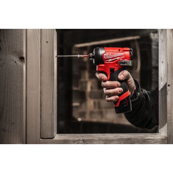 MILWAUKEE M12 FID2-202X aku rázový utahovák 12V/2*2Ah, 1/4", max. 170 Nm, pouze 127mm, kufr