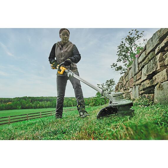 DeWalt DCMST561P1 aku strunová bezuhlíková sekačka 18V/1*5Ah XR, 36cm, dělená rukojeť