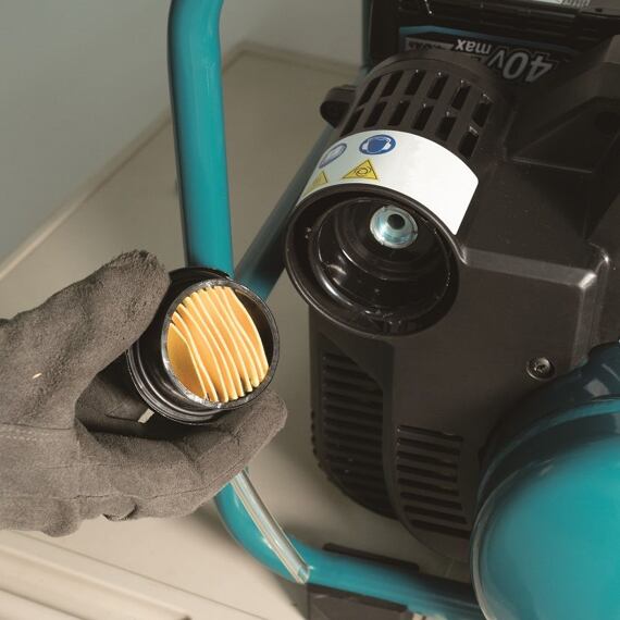 MAKITA AC001GZ aku kompresor s nádobou 7,6l, 9,3 bar 40V XGT, bez baterie