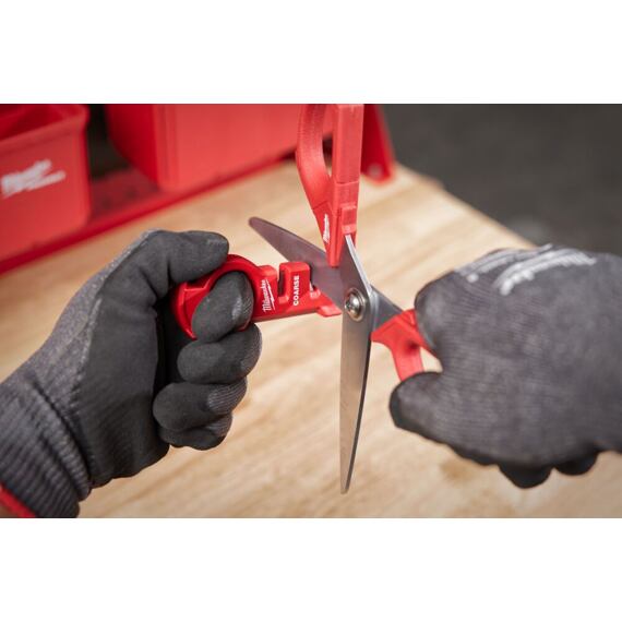 MILWAUKEE 4932478562 kompaktní brousek na nože