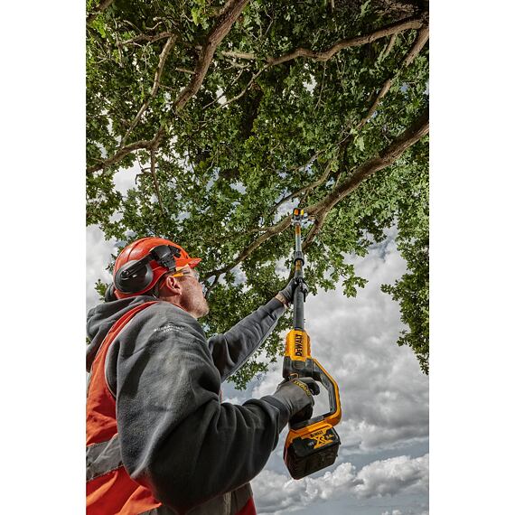 DeWalt DCMPS567N prořezávácí pila 18V, lišta 20cm, teleskopická násada až 3m, bez aku