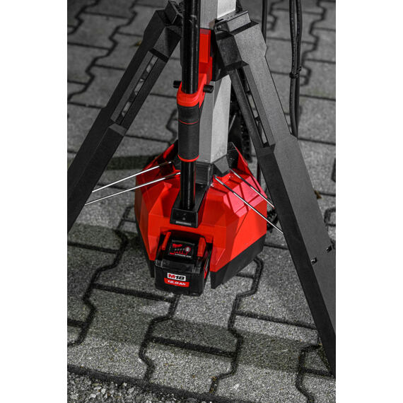MILWAUKEE M18 HOSALC-0 aku lampa 18V/230V, 6000lm, integrovaná nabíječka, bez baterie