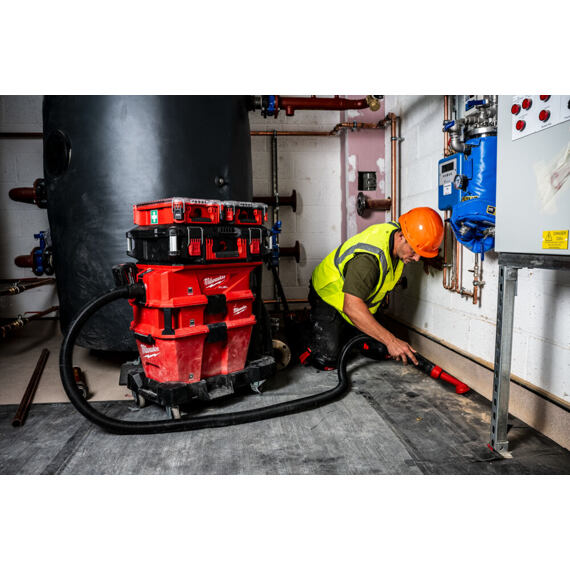 MILWAUKEE M18 FVC23L-0 aku vysavač třída "L", mokro suché vysávání, bez baterie