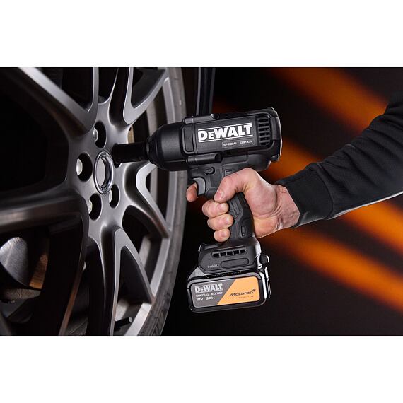 DeWalt DCF99MP2T aku rázový utahovák 18V/2*5Ah, 1/2", 1898Nm, edice McLaren F1