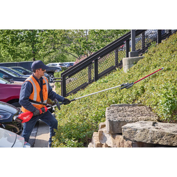 MILWAUKEE M18 FHETE27-0 aku nůžky na živý plot 18V, délka 267cm, lišta 60cm, bez baterie