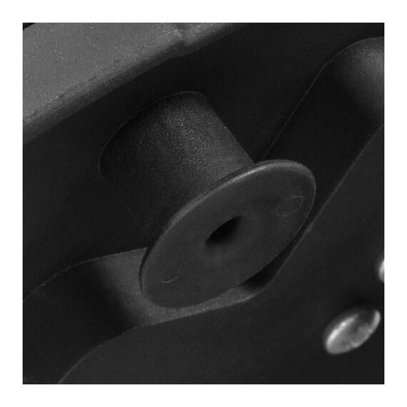 Detailní pohled na stojnou nožičku brusky