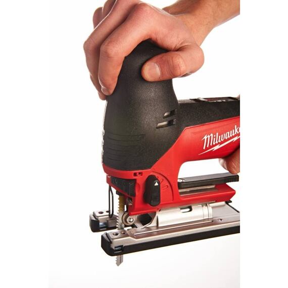 MILWAUKEE JS120X priamočiara píla 710W, 500-2800 kmitov/min.