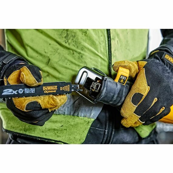 DeWalt DCS380N aku píla chvostovka 18V, 0-2950 kmit./min, bez batérie, XR Li-Ion