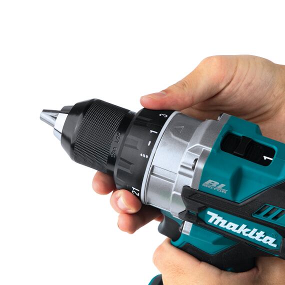 MAKITA DDF486Z aku vrtací bezuhlíkový šroubovák 18V LXT, 125Nm, 0-550/2100 ot./min., bez baterie