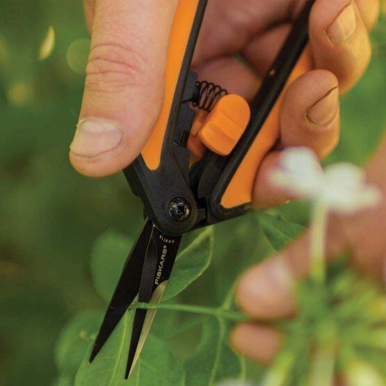 FISKARS 1063321 nůžky na rostliny zastřihávací