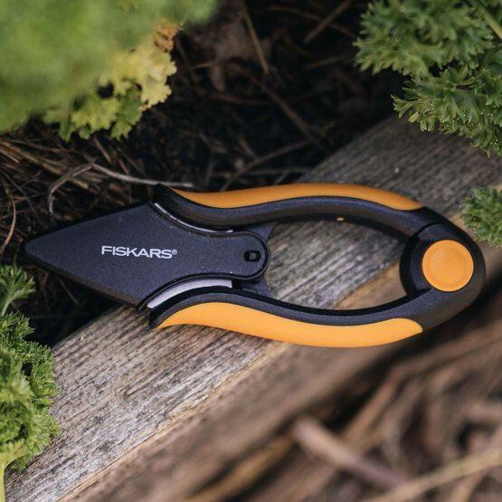 FISKARS 1063326 nožnice na bylinky SOLID kalené nerezové čepele