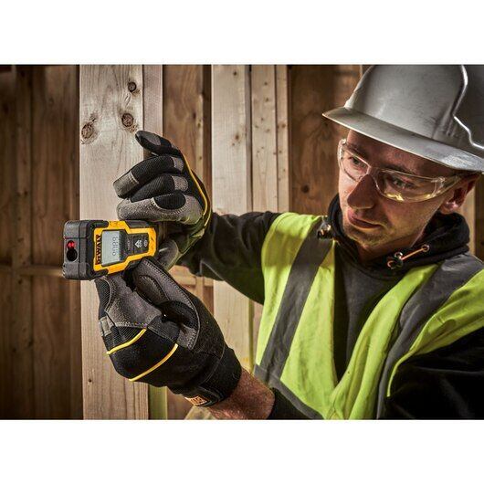 DeWalt DWHT77100 laserový měřič vzdáleností 30m, +/- 3mm na 10m, objem, plocha, 2*AAA