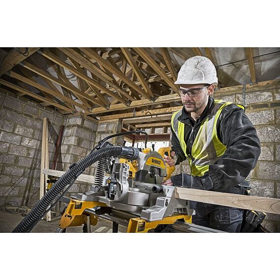 DeWalt DWS777 pokosová píla 1800W, prerez 265*62mm, kotúč 216*30mm